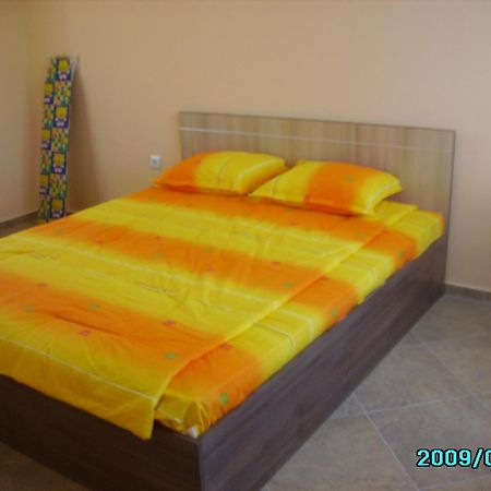 Apartments Sea Sounds Pomorie Exterior photo
