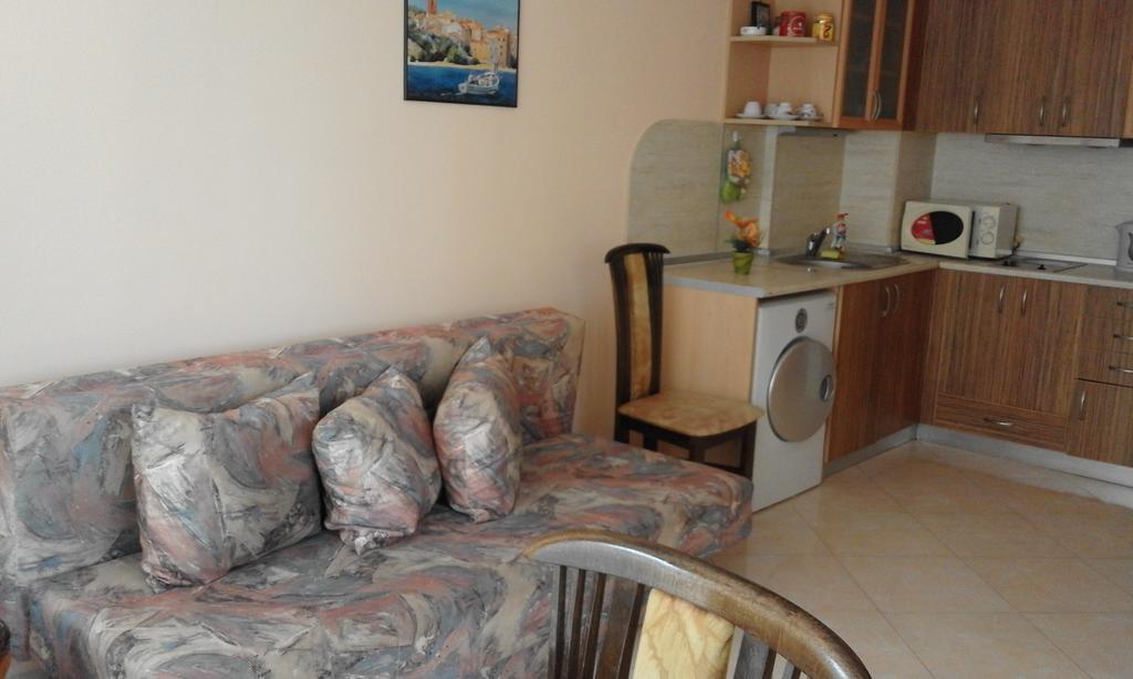 Apartments Sea Sounds Pomorie Exterior photo