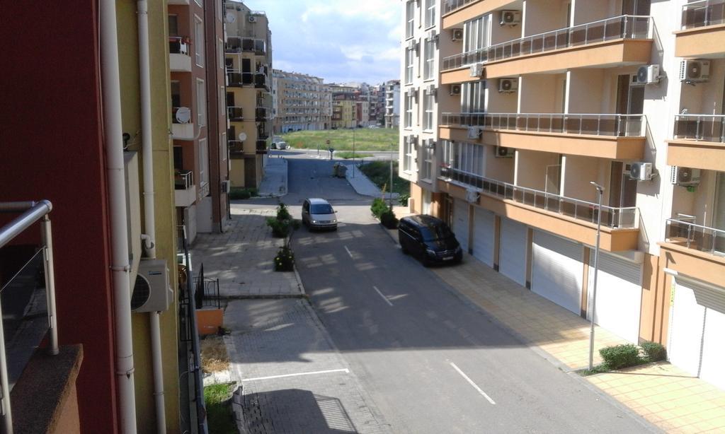 Apartments Sea Sounds Pomorie Exterior photo