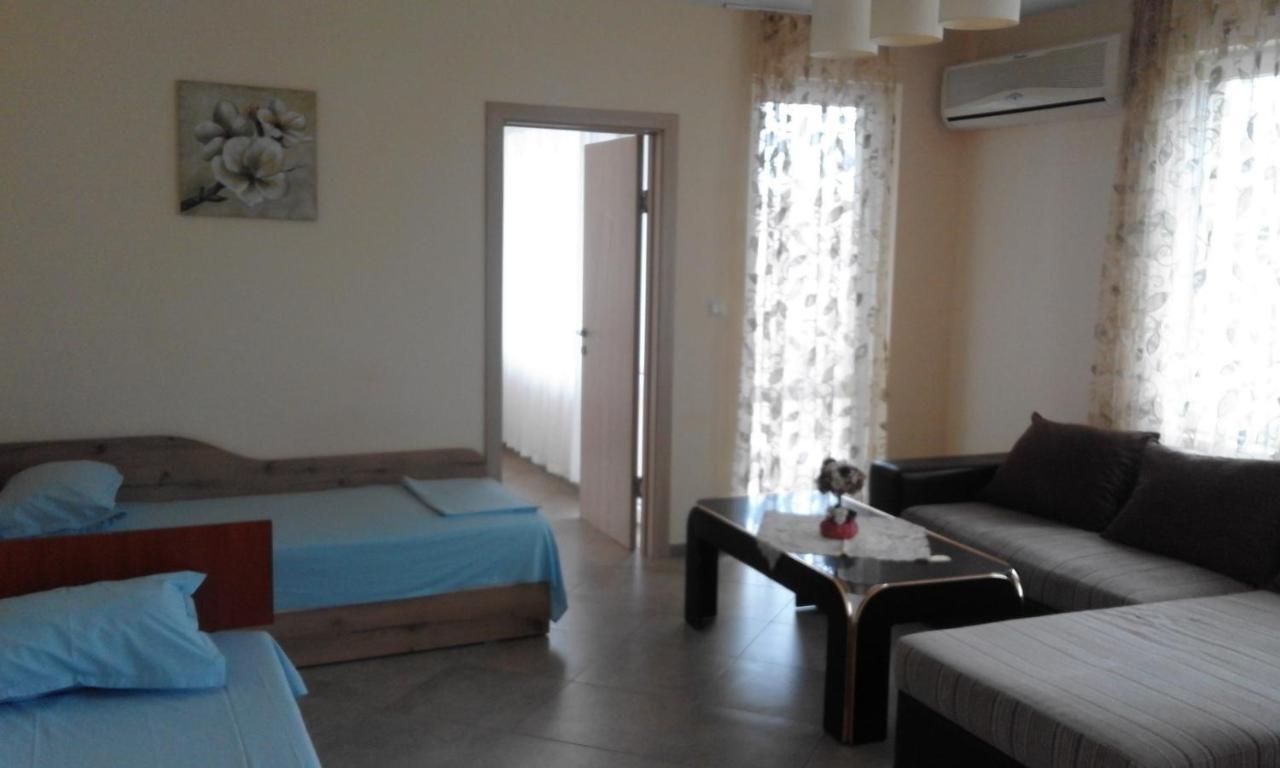 Apartments Sea Sounds Pomorie Exterior photo
